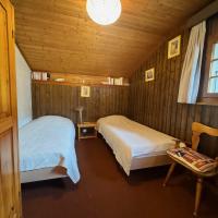 twin bedroom